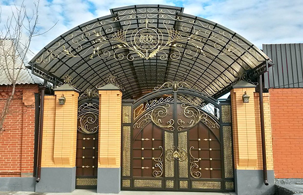 Купить или заказать ворота для дома с навесом - стильные и надежные решения для вашего участка в Тюмени от 42415 руб | Ворота Тюмень