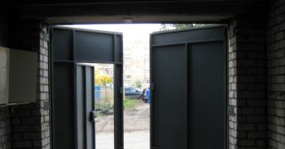 Купить гаражные ворота распашные Тюмень, цена от 3913 руб.