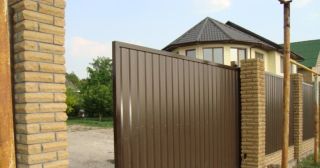 Купить откатные ворота из профнастила Тюмень, цена от 1774 руб.